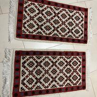 Coppia di tappeti scendiletto