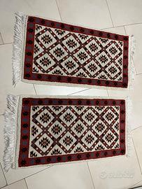 Coppia di tappeti scendiletto