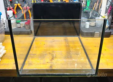 acquari di varie misure + filtri aria 