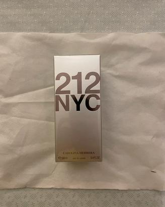 Carolina Herrera 212 woman