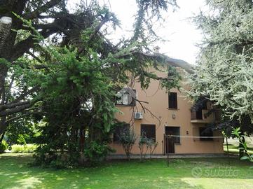 VILLA SINGOLA A PESSANO CON BORNAGO