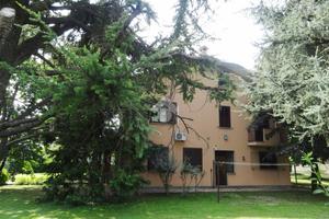 VILLA SINGOLA A PESSANO CON BORNAGO