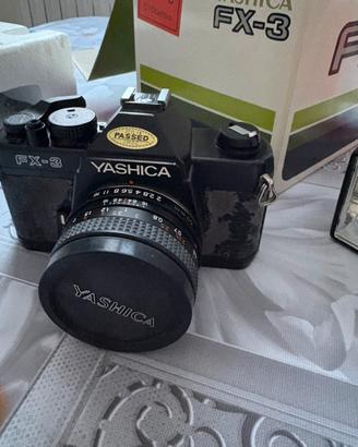 Yashica analogica