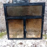 Vetro temperato per camino con struttura  in ferro