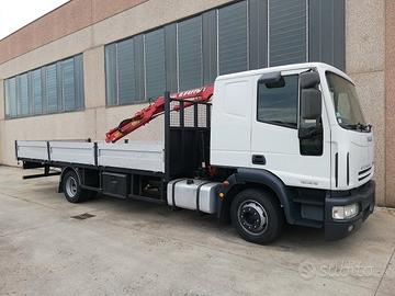 IVECO ML 120E18 gru Ferrari e cassone fisso