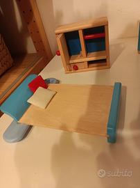 casetta di legno delle bambole