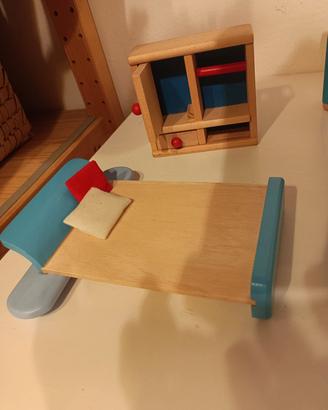 casetta di legno delle bambole