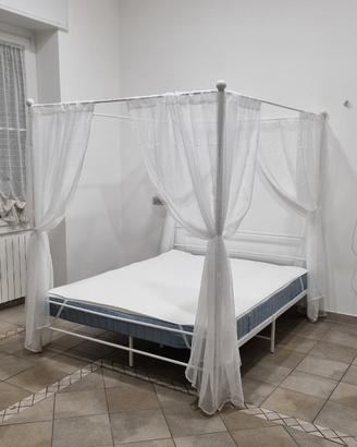 LETTO A BALDACCHINO