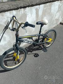bicicletta BMX  freestyle 
