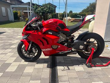 ducati panigale v4