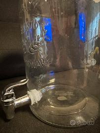Dispenser di bevande in vetro con rubinetto