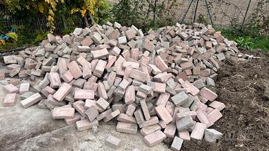 Autobloccanti (50 mq circa)