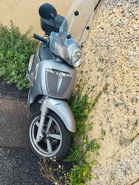 Scarabeo 200 light