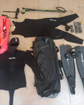 Attrezzatura completa per pesca sub 