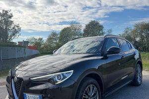 Alfa Romeo Stelvio .