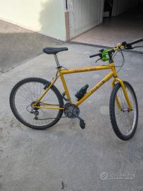 Bicicletta anni 90 stile mountain bike