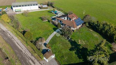 VILLA SINGOLA A CASIRATE D'ADDA