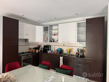 Cucina componibile 3,60m x 2,45m