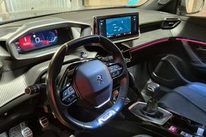 Peugeot 2008 gt line 130 cv
