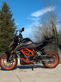 Duke 390