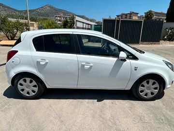 Opel corsa 1.2 benzina e gpl