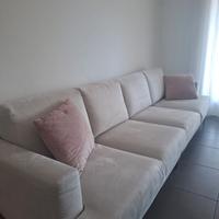 divano moderno pari al nuovo