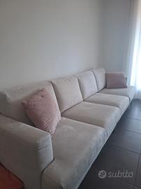 divano moderno pari al nuovo