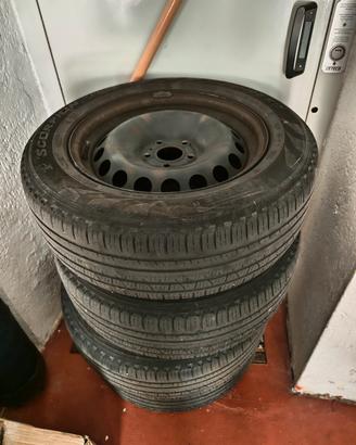 Gomme invernali con cerchioni