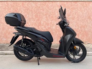 Honda SH 150 Sport Nero Opaco ABS 488 km - 2025