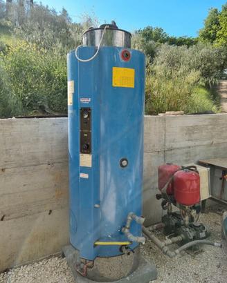 Generatore acqua calda ad accumulo