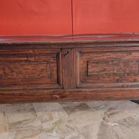 Baule/cassapanca antica in legno massello