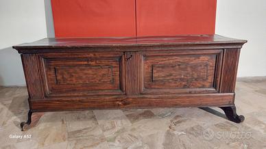 Baule/cassapanca antica in legno massello