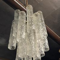 Coppia di lampadari moderni in vetro di murano