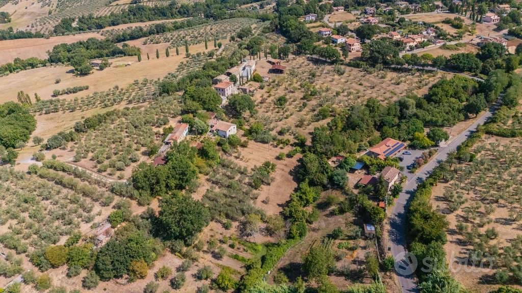 Rustico / Casale di 222 m² con 5 locali a Casperia - Vista 2