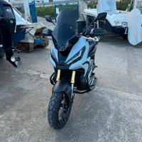 HONDA X-ADV 750 (pari al nuovo)