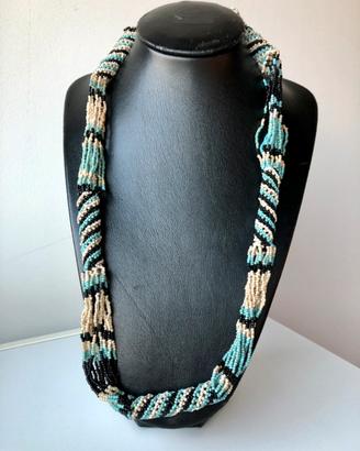 Collana lunga con perline lavorazione a cilindro