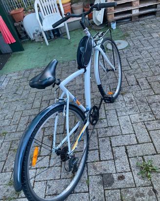 1  bici btwin misura 28 con cambio 
