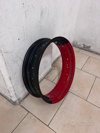 Cerchio moto R17