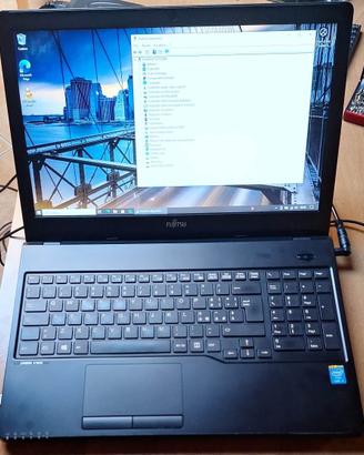 Fujitsu LIFEBOOK A555 15.6" | Intel i3 | 8GB RAM