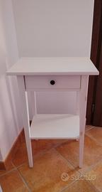 comodino  bianco in legno da stanza (2pezzii)