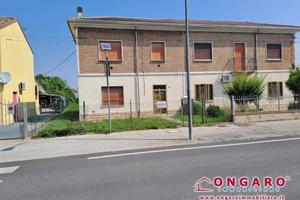 Casa indipendente di 107 m² con più di 5 locali a 