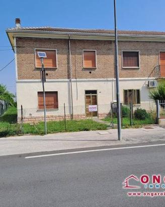 Casa indipendente di 107 m² con più di 5 locali a 