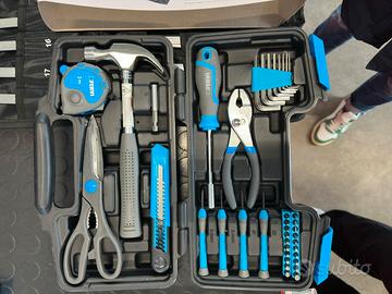 Valigetta con utensili assortiti