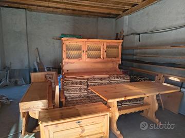 Mobili soggiorno pino anni 80