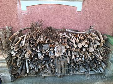 Legna secca da potatura per camini/stufe/barbeque