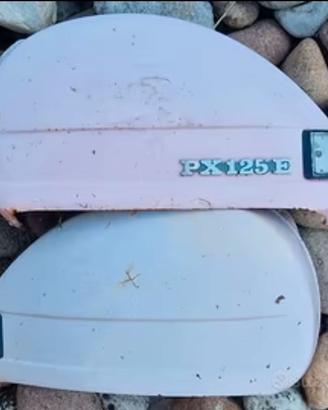 Coppia cofani per Vespa PX125E