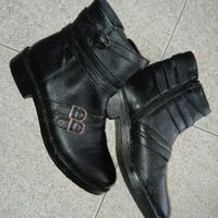 stivaletto nero in pelle 