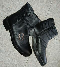stivaletto nero in pelle 