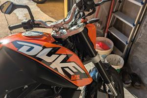 KTM Duke 125 targa RSM