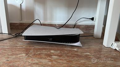 Playstation 5, 825 G, con I giochi